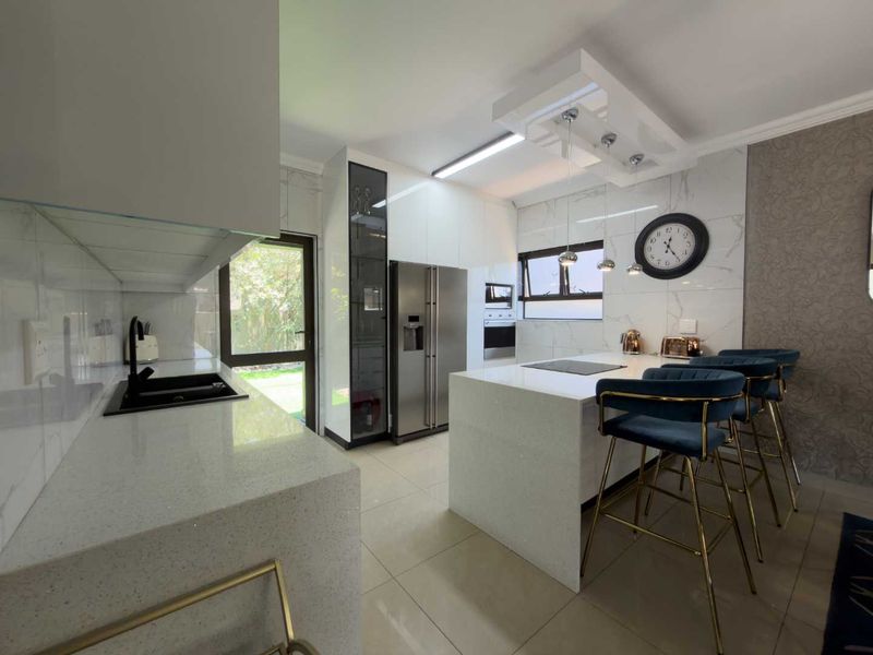 Modern Charm Meets Estate Living - Photo 7