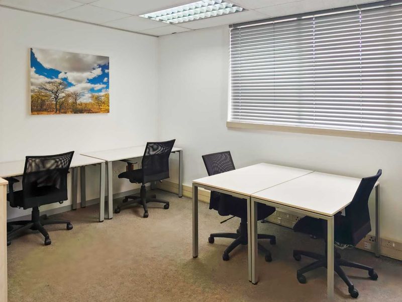 Open plan office space for 10 persons in Regus North West Province - Photo 4