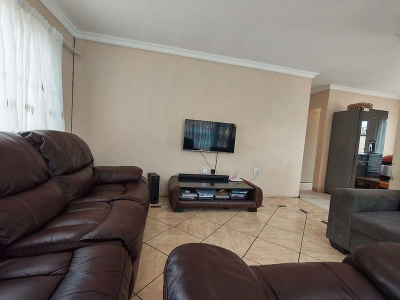 3 Bedroom House for Sale in Cosmo City - Photo 10