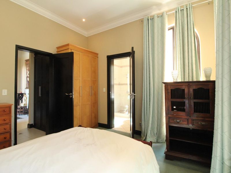 Luxury Fairway Living in Blue Valley Golf Estate - Photo 10