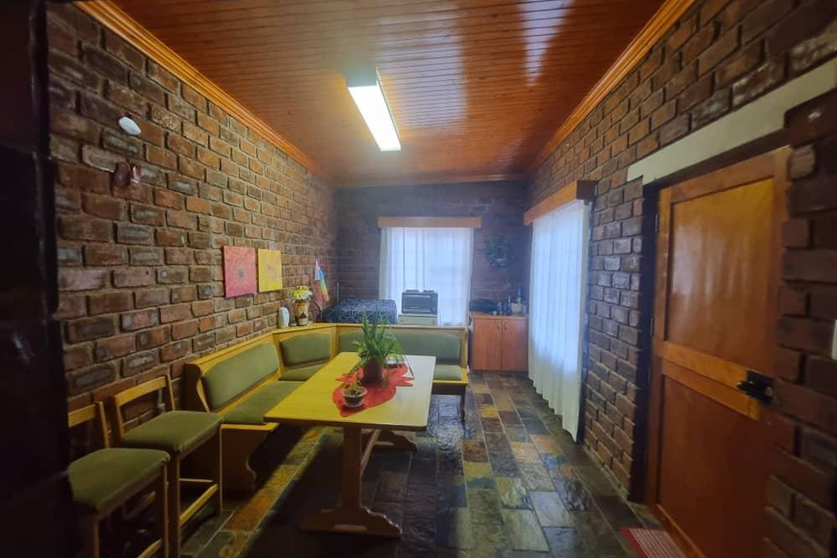 Big Family Home with a Flat for Sale (Mariental) – Great Investment - Photo 5