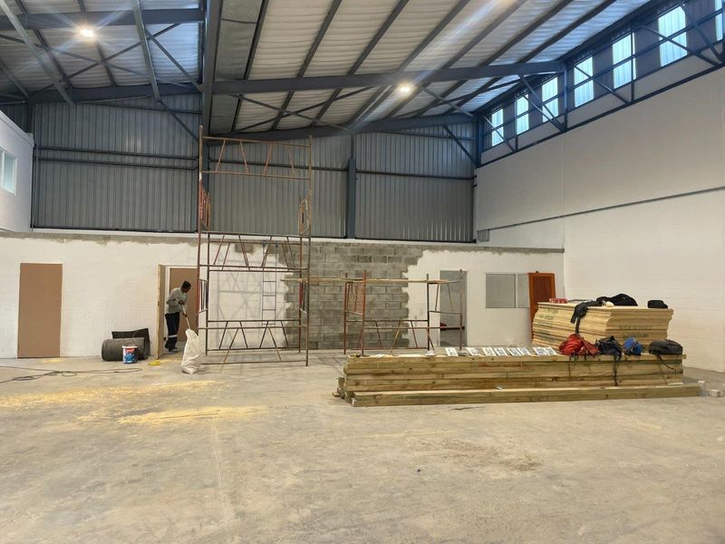 Refurbished 350m2 Mini Factory To Let | Prime Location Near Tokai. - Photo 4