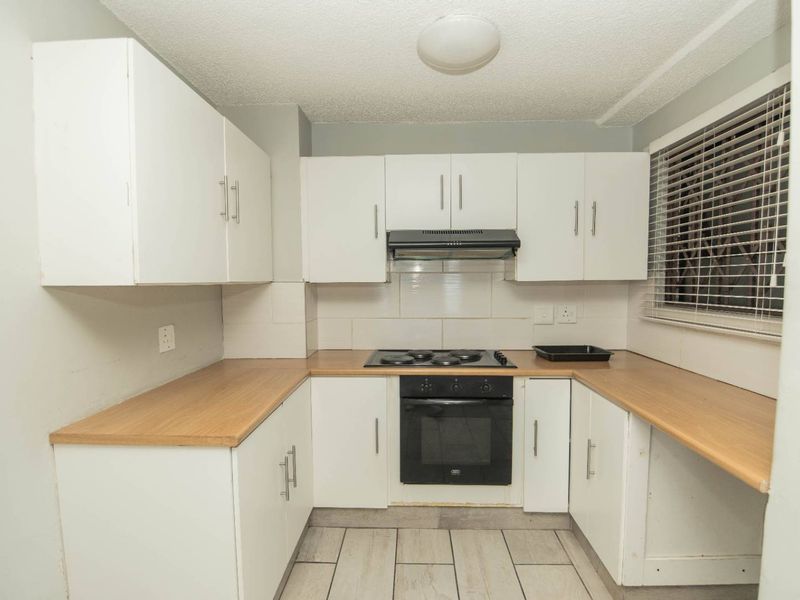 Spacious 142m2 Apartment in Twin Palms – Beachfront Living in Humewood - Photo 8