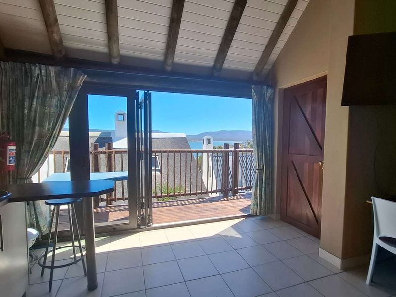 Relax, Unwind: Your Easy-Living River Lodge - Photo 7