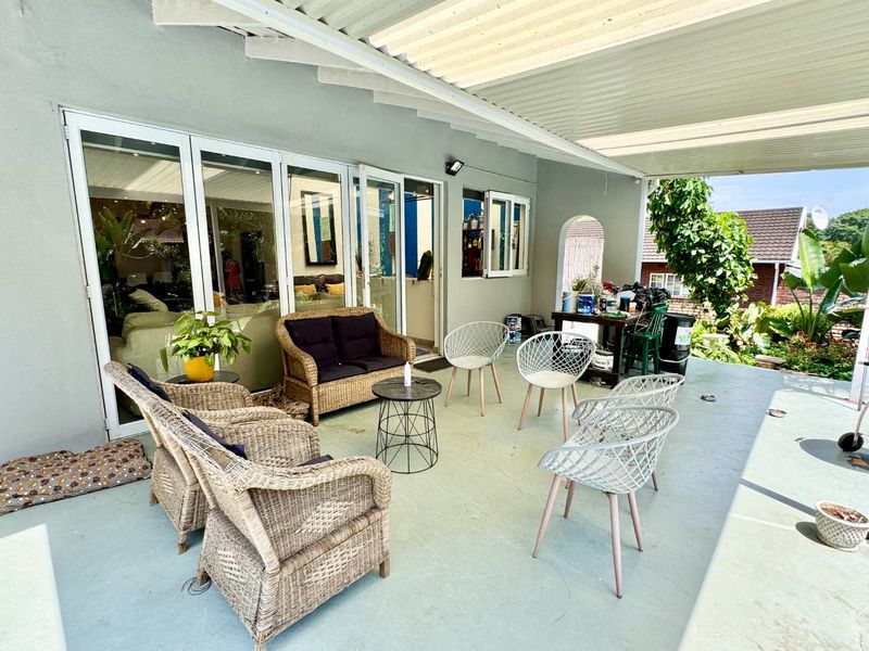 Hendra Estates - Stunning, Level Home With Large Income Generating 3 Bedroom Flatlet For Sale In Glen Anil! - Photo 2