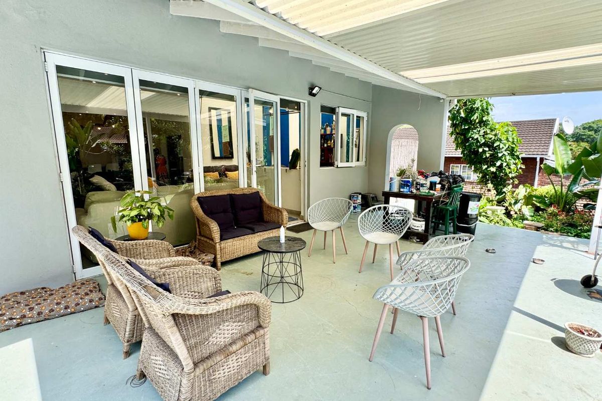 Hendra Estates - Stunning, Level Home With Large Income Generating 3 Bedroom Flatlet For Sale In Glen Anil! - Photo 2