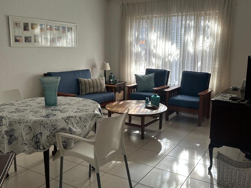 A STUNNING THREE BEDROOM FURNISHED APARTMENT - Photo 5