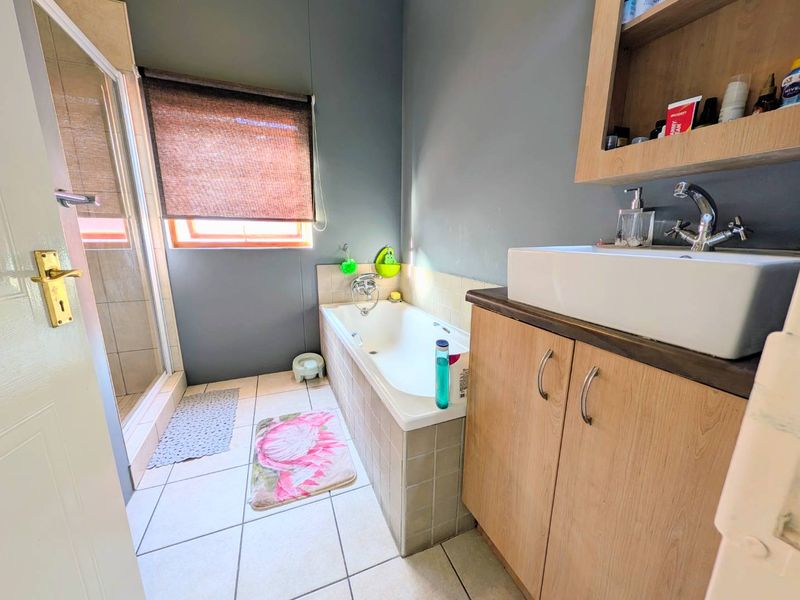 Double storey Townhouse for sale in Avis - Photo 4