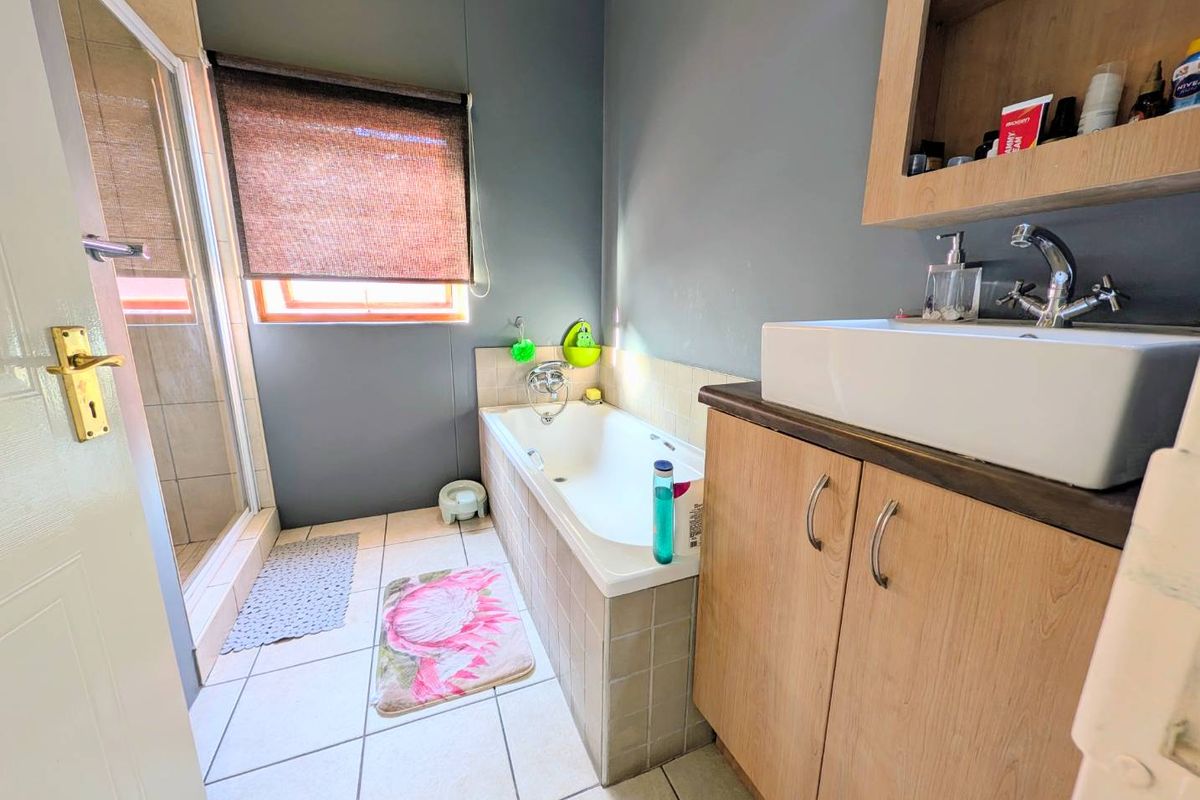 Double storey Townhouse for sale in Avis - Photo 4