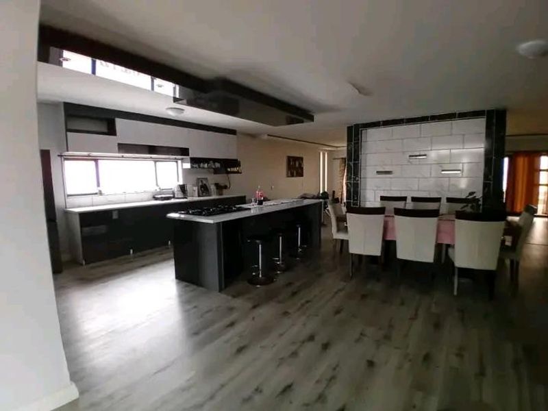 Spacious 3 Bedroom House for sale in Kuisebmond, Wakuna Suburb - Photo 4