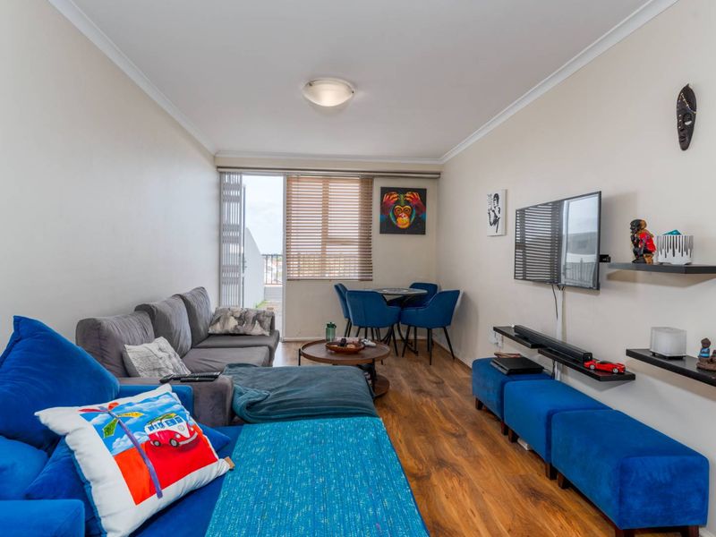 2 Bedroom Apartment For sale in Wynberg - Photo 2