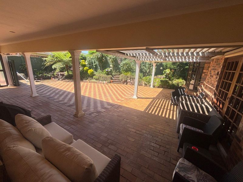 Charming 3-Bedroom Townhouse in Peaceful Gillitts – Ideal Family Living - Photo 6