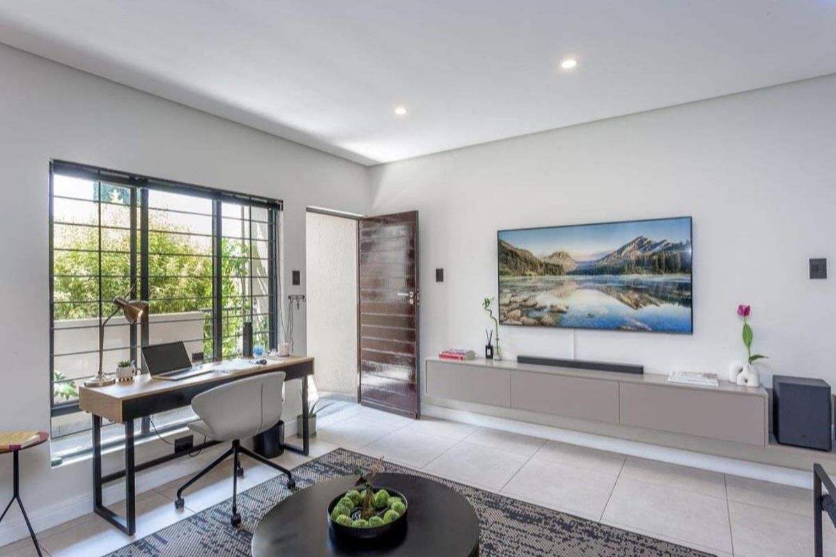 A MAGNIFICENT ONE BEDROOM FURNISHED APARTMENT - Photo 5