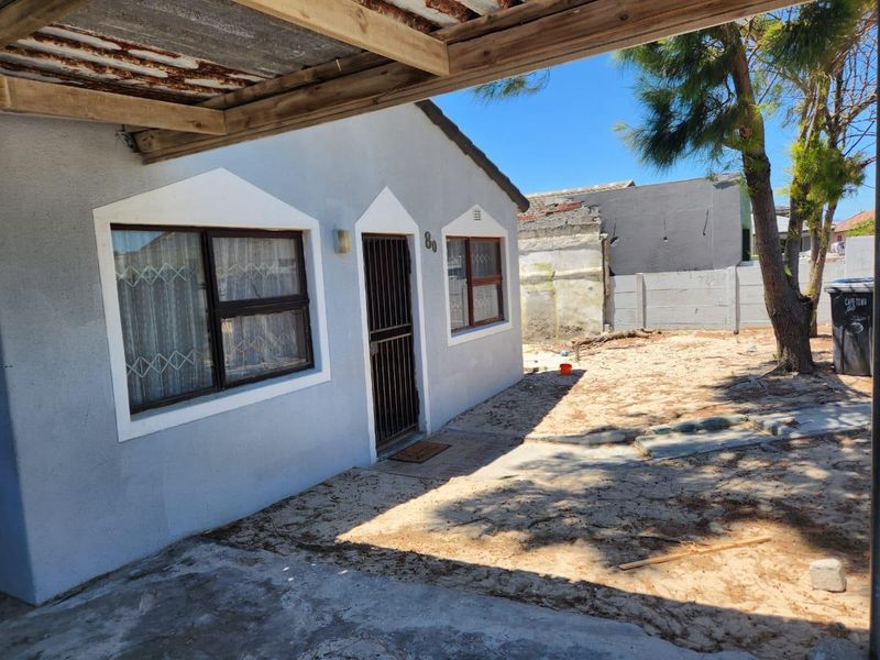 Charming Two-Bedroom House for Sale in Litha Park - Photo 6