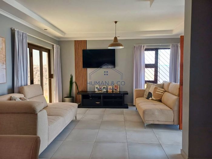 Property #2569225, House For Sale in Meersig