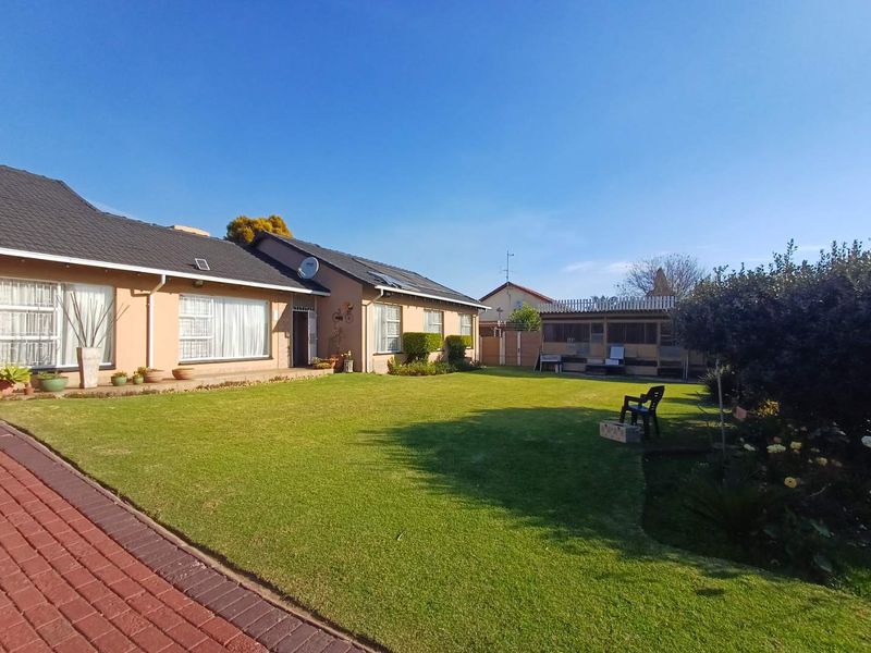 Exceptional neat well maintained Property - Photo 3