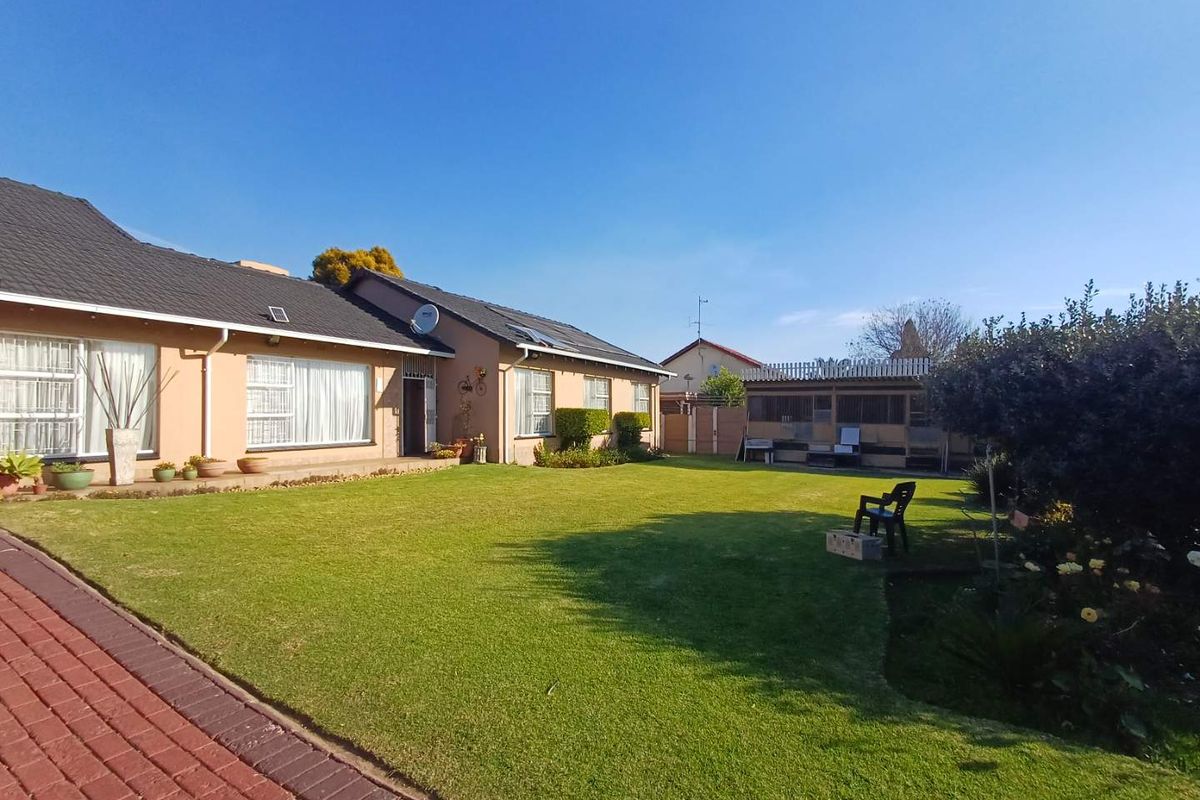 Exceptional neat well maintained Property - Photo 3