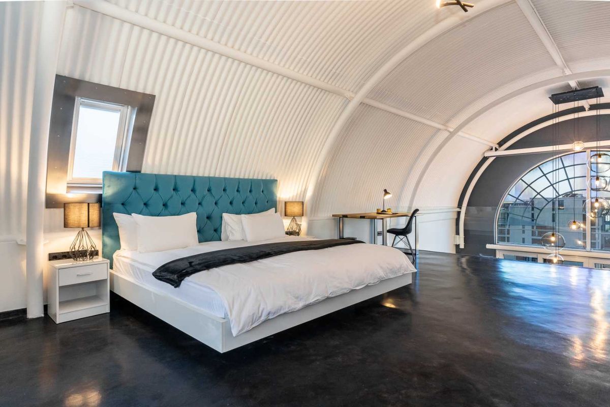 Penthouse in Art Deco building in the heart of Cape Town - AirBnB permitted - Photo 4