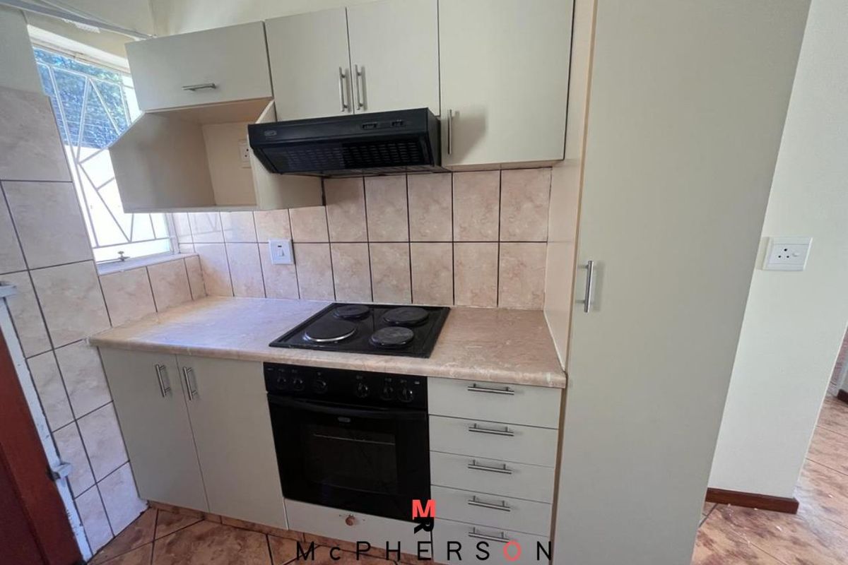 2 Bedroom Townhouse For Sale - Photo 4