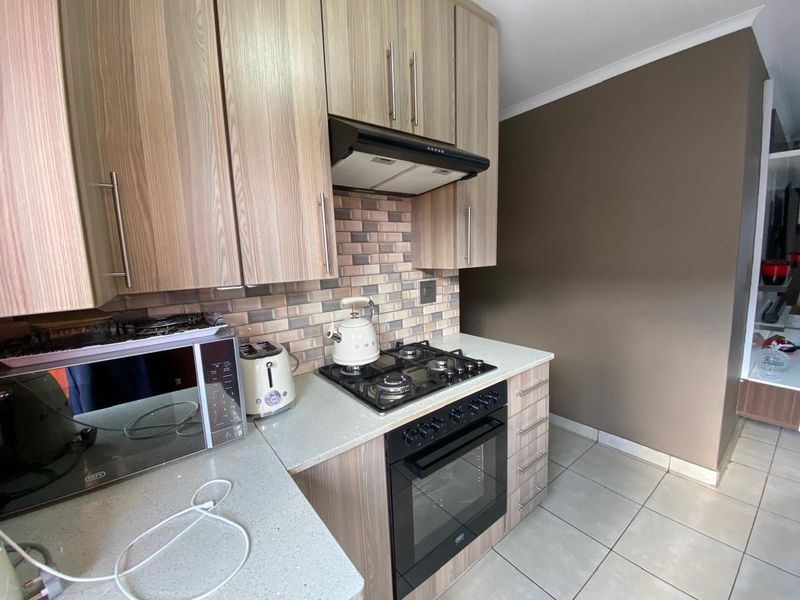 3 Bedroom House for Sale - Photo 4