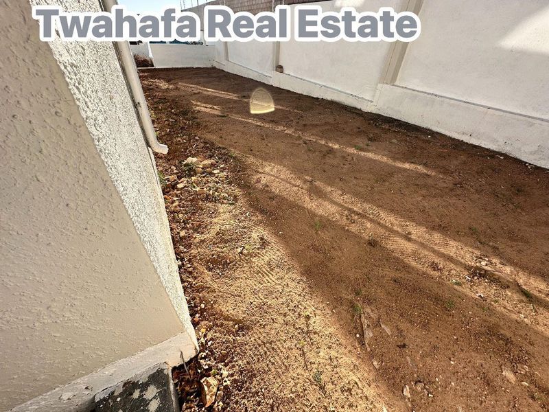 Spacious home - Photo 5