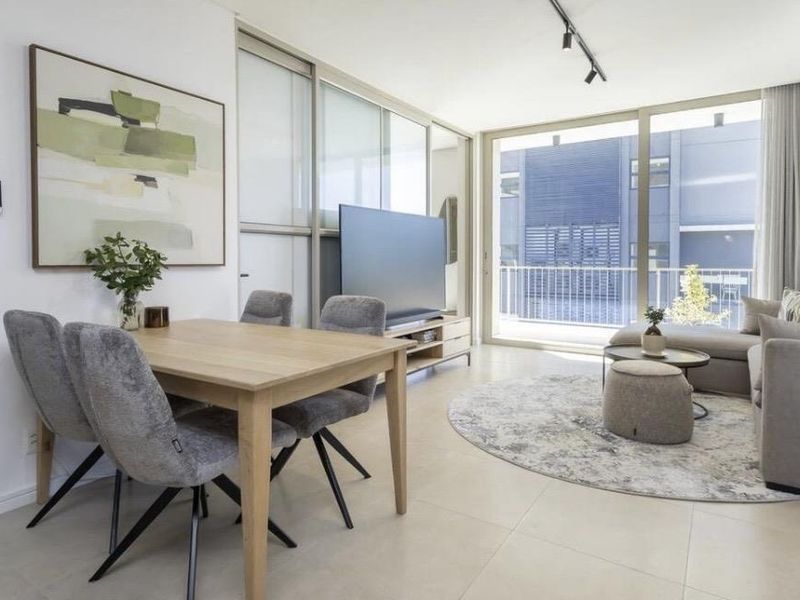 Luxury Green Point Penthouse - Photo 10
