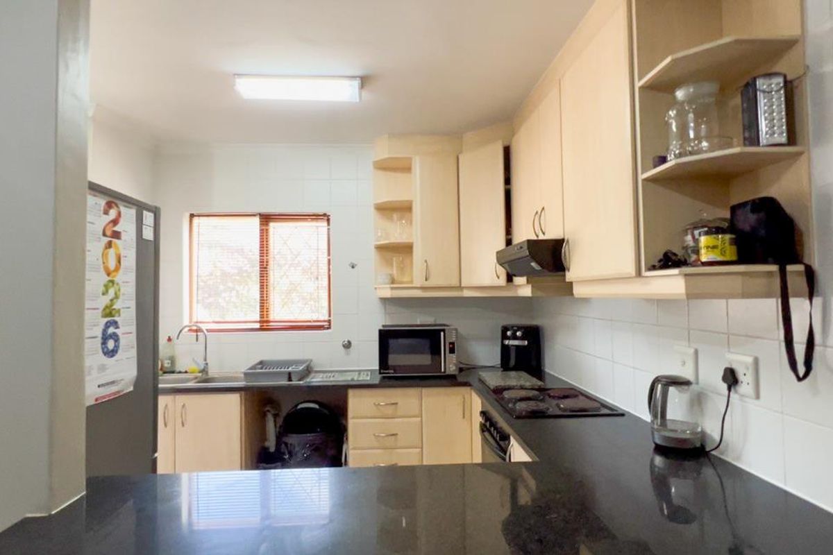 Charming and spacious apartment for sale - Photo 3