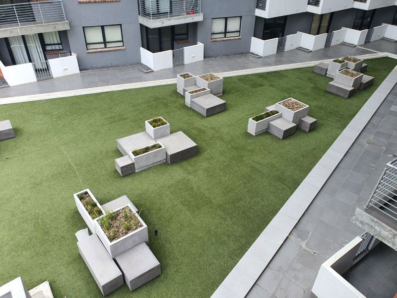 Stylish Obs Court Apartment. - Photo 2