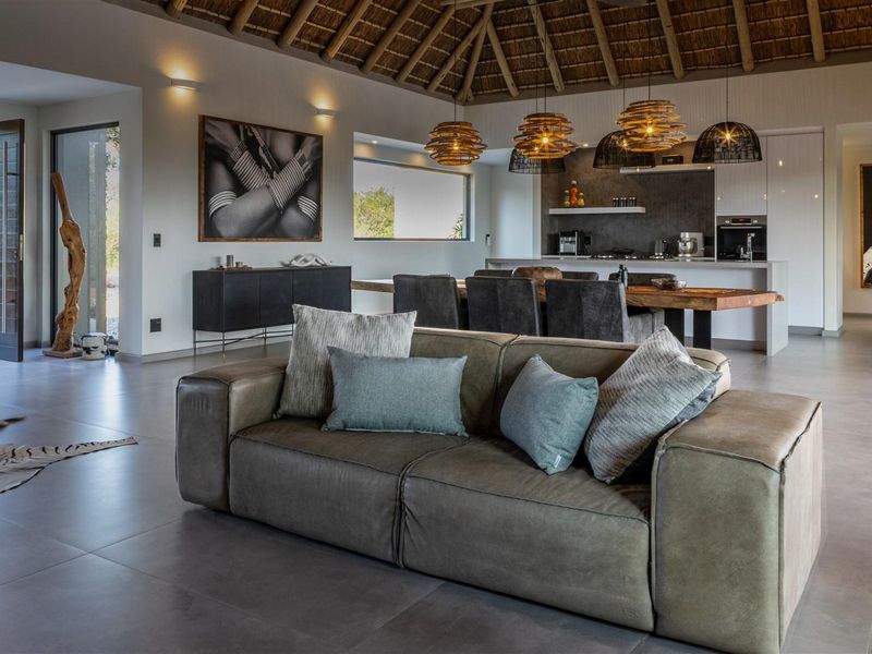 Contemporary Bushveld Home with Mountain Views - Photo 5