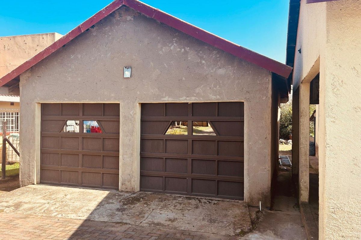 4 bedroom house for sale in vryheid - Photo 3