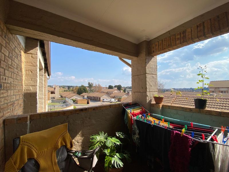 Spacious 3-bedroom apartment situated in Carlswald Manor the heart of Midrand. - Photo 9