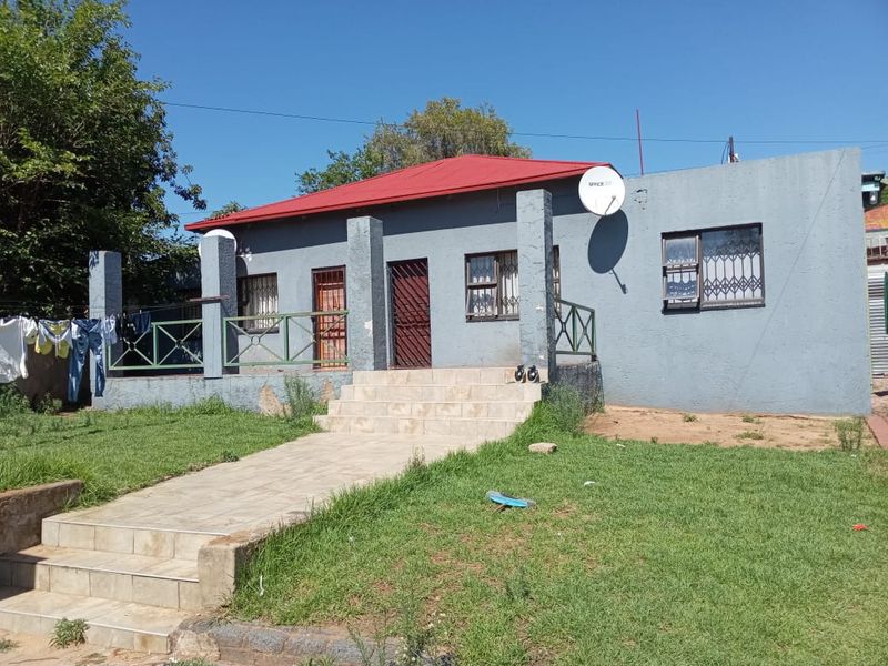 Exceptional Investment Opportunity: 8-Unit Property with Expansion Potential - Photo 2