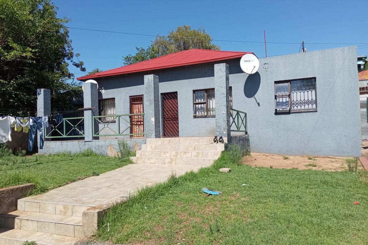 Exceptional Investment Opportunity: 8-Unit Property with Expansion Potential - Photo 2