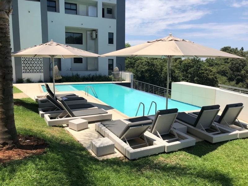 Executive fully furnished 1 bedroom apartment in The Regency - Photo 1