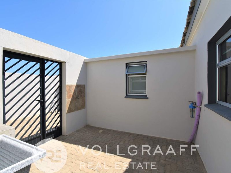 Spacious Family Home To Rent - Available 1 August 2026 - Photo 3