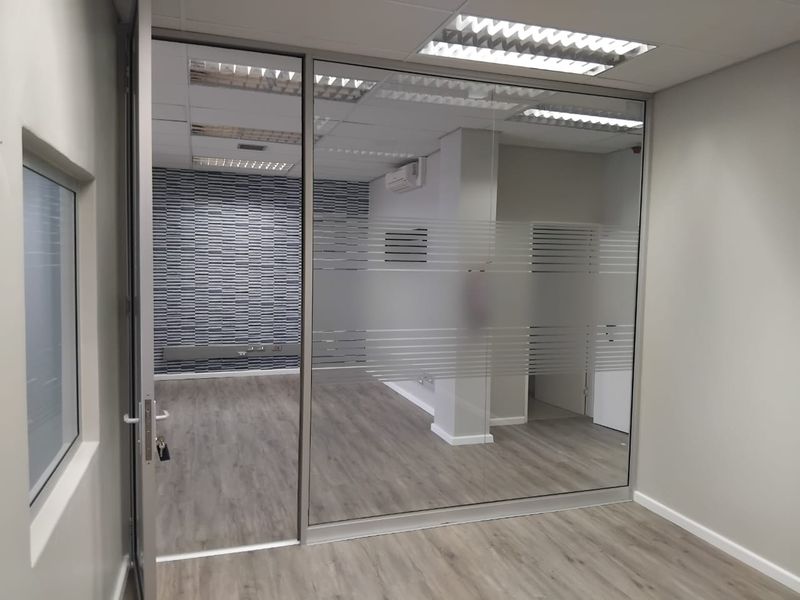 Modern & Spacious Commercial Office Space To Rent - Photo 4