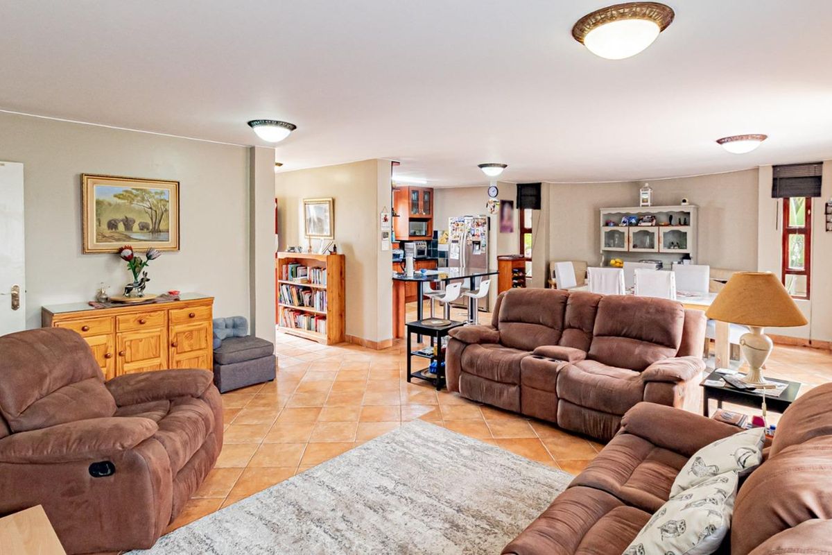 Elegant Secure Living in Bartlett - Photo 2