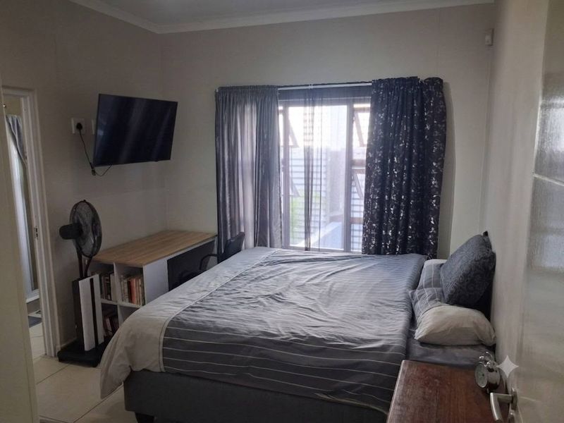 2 Bedroom Apartment To Let In Pionierspark Ext 1 - Photo 6