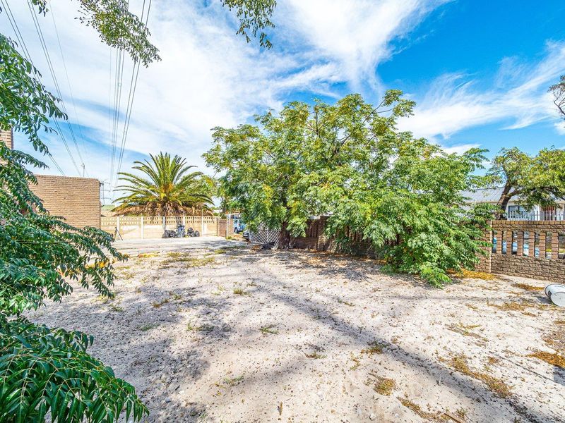 Beatiful home in Upmarket pocket of Gatesville - Photo 6