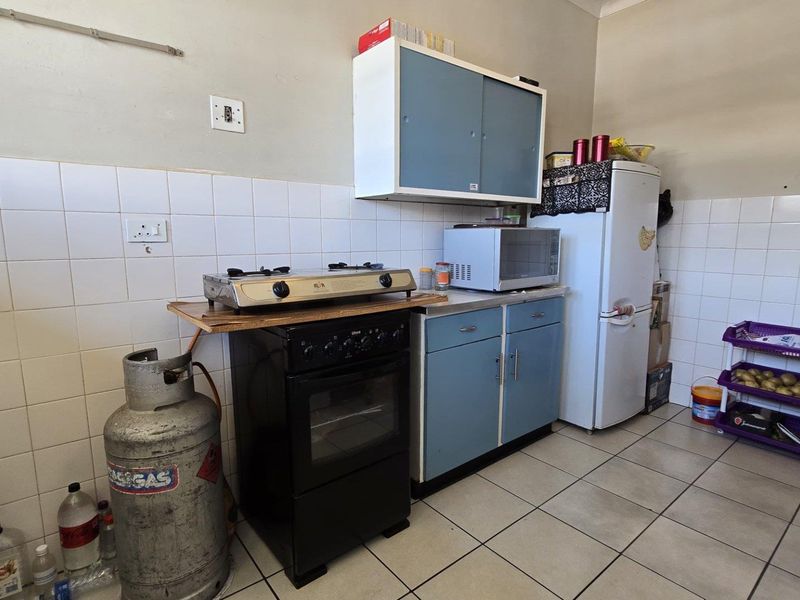 1 Bedroom Apartment / Flat for Sale in South Crest - Photo 10