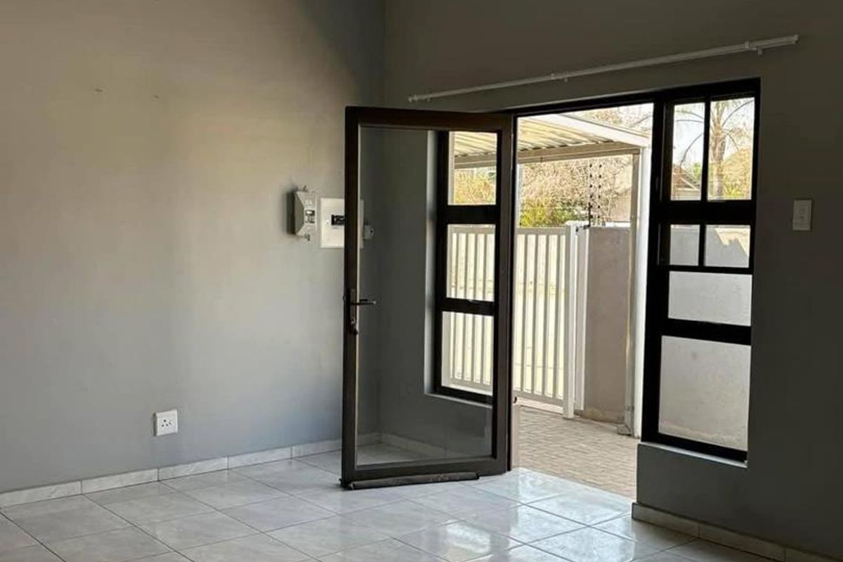 3 Bedroom Townhouse For Sale in Okahandja - Photo 4