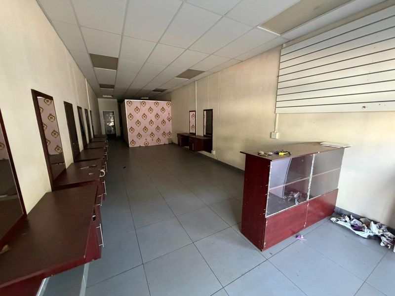 70 Sqm RETAILS SPACE ON SPECIAL TO RENT IN PRETORIA FOR R 5999.00 PM AVAILABLE IMMEDIATELY. - Photo 3
