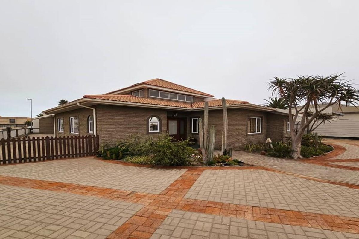 Swakopmund, Central  | Family Home For Sale - Photo 3