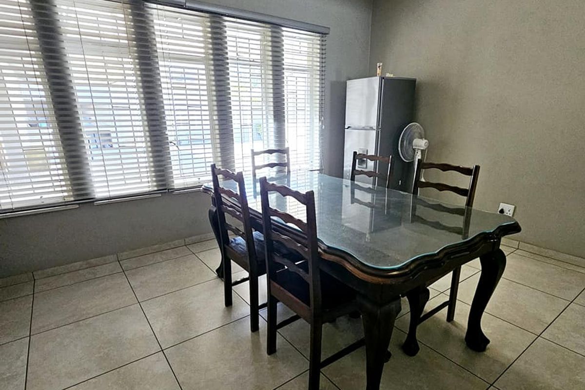 8 Bedroom House For Sale in Pionierspark - Photo 5