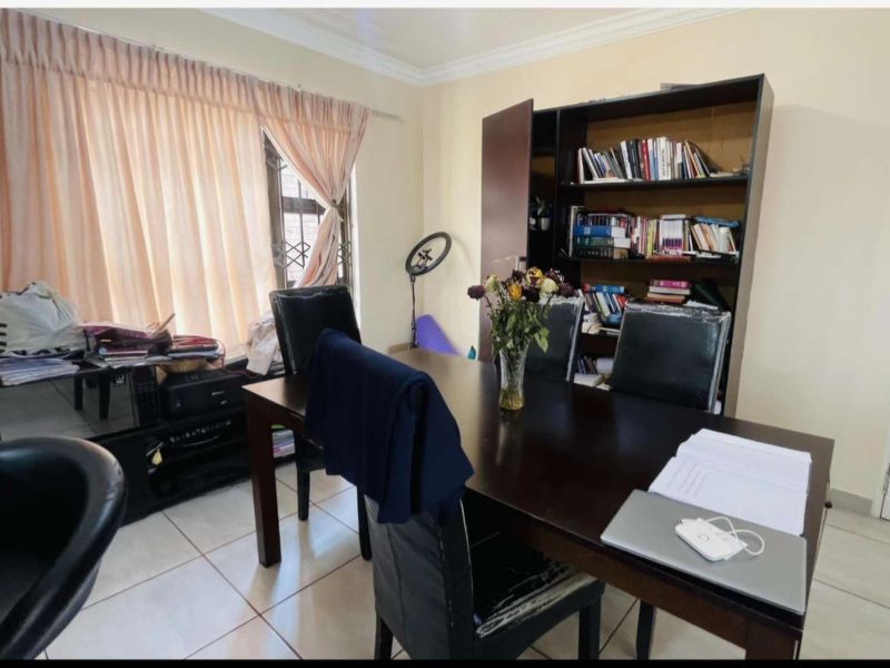 Luxury Living - Photo 3