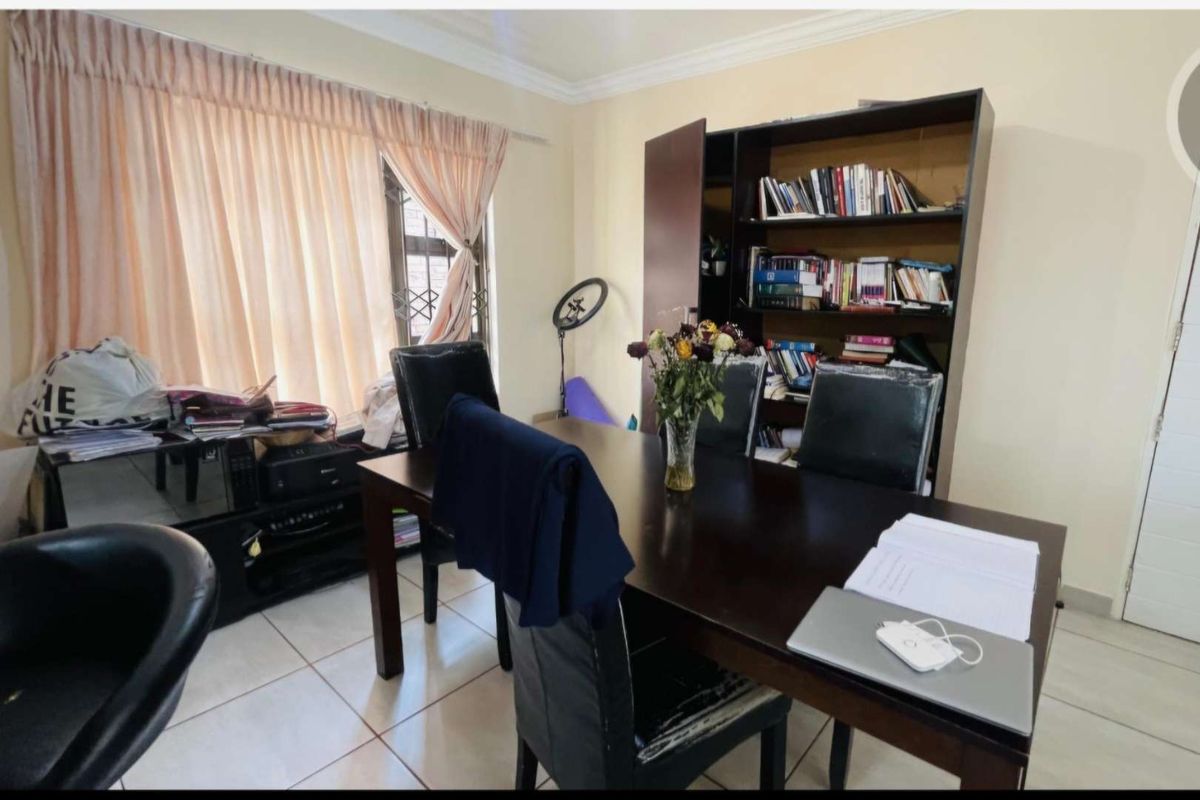 Luxury Living - Photo 3