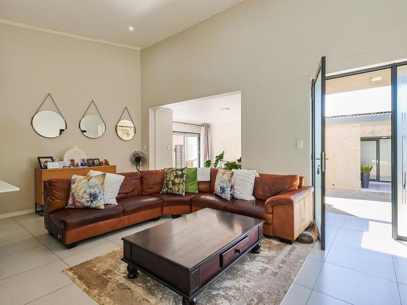 3 Bedroom For Sale , - Photo 6