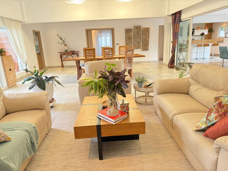 EXCEPTIONAL GRAND BAIE ESTATE - WHERE LUXURY MEETS TRANQUILITY - Photo 2