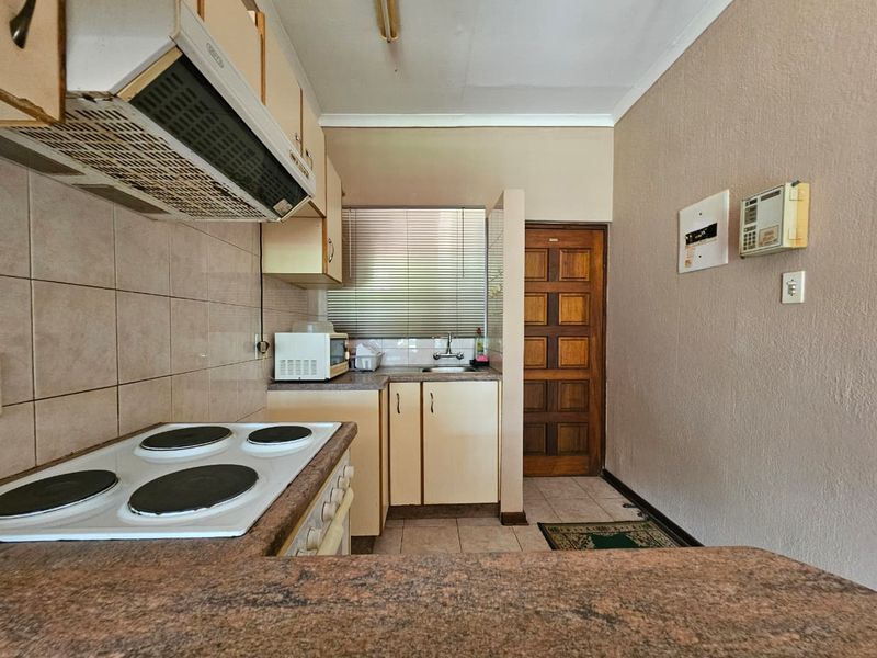 1-Bedroom Duplex Offering A Comfortable Living - Photo 3