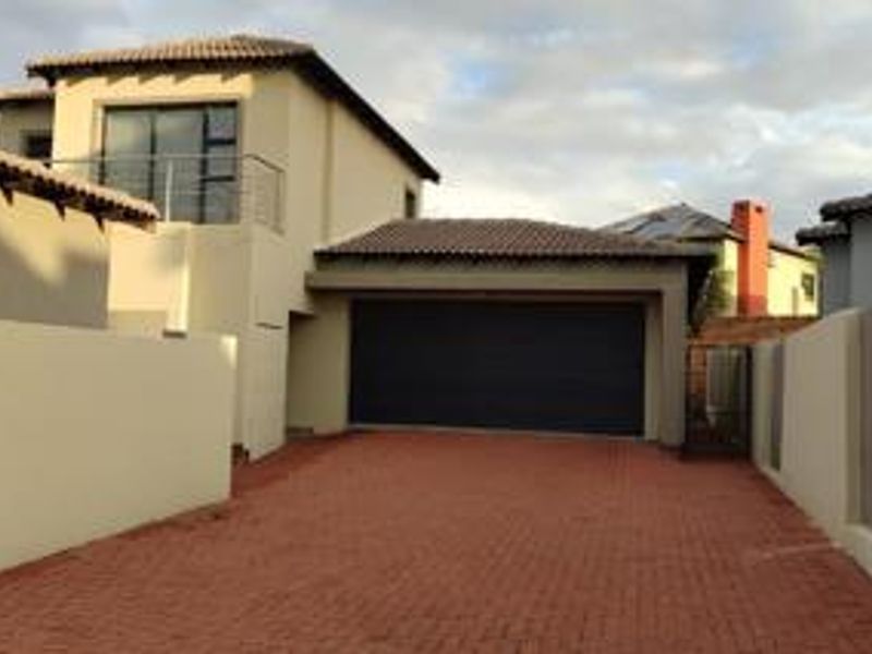 Well maintained house - Photo 2